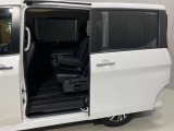 【両側ハンズフリーオートスライドドア】寝ているこどもを抱いていても、荷物を持っていても問題なし!とっても便利です♪