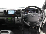 運転席廻りです。