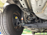 お車を安心してお乗りいただく為には、足回りの定期点検が欠かせません。サービスサポート(有償保証)では無料点検もご提供しており、安心のカーライフをお過ごしいただけるサポート体制が整っています。