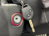 【キーレス】少し離れた場所からでもボタン一つでドアの開錠・施錠ができるのでとっても便利!ドアの鍵穴周りに傷をつけることもありません♪
