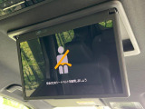 【14型有機ELフリップダウン】三列目からでも迫力のエンタメが観れる大画面フリップダウン。有機ELのモニターでは、一般的なフリップダウンよりも高コントラストでキレイな映像を楽しめます。