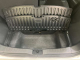 【ラゲッジルーム】実用性に優れた二段式ラゲッジル-ムでお荷物を別々に収納が可能♪♪