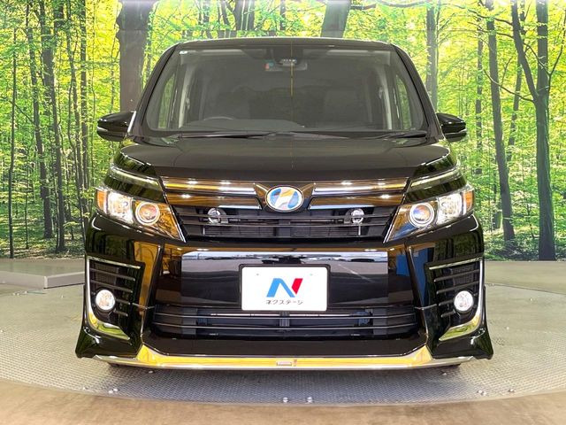 トヨタ ヴォクシー 1.8 ハイブリッド ZS の中古車詳細 (79,923km