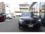 BMWの代名詞の【キドニーグリル】グリルが腎臓のように見えるので【キドニー】と呼ばれるようになりました。一目見ただけでBMWであると認識できる確固たるアイコンとして存在感を放ちます。