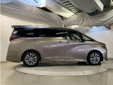 両側パワースライドドア付きだから、狭い駐車スペースなどでの 乗り降りラクラク!小さなお子さまのいるご家庭には嬉しい装備。