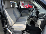 運転席シート廻りは使用感も少なく、良好な状態となっています。前オーナー様が丁寧に使っていたことがよくわかりますね。
