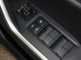 電動格納式ドアミラー・パワーウインドウを装備しています。