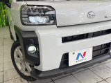 【LEDヘッドライト】悪天候や夜間走行時も良好な視界を確保し安心して運転できる高輝度LEDヘッドライトを装備!点灯速度が早く、消費電力も抑えられています。