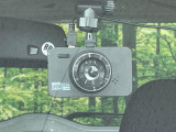 【ドライブレコーダー】ドライブレコーダー装備!走行中はもちろん、あおり運転や事故に遭遇した際、映像で記録し、万一のリスクに備えます。※記録用SDカードはお客様ご自身でご準備いただく必要があります。