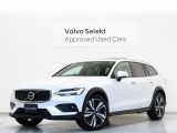 2025年モデル『V60 Cross Country Ultra B5 AWD』電動パノラマサンルーフ Google搭載 純正360&deg;ドラレコ 48V 茶革 harman/kardon 19AW リニアライムウッドパネル クリスタルシフトノブ【グループ総在庫300台】