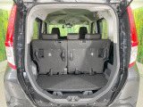 普段のお買い物や通勤、送迎等に十分な荷室スペースを確保しております。セカンドシートを倒すと、大きな荷物の積載も可能です♪