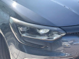 ●LEDヘッドライト:夜間走行時も良好な視界を確保し安心して運転できる高輝度LEDヘッドライトを装備!点灯速度が早く、消費電力も抑えられています。