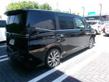 走りにこだわりながら収納力も持ち合わせたお車です。荷物を載せて軽快なドライブを楽しめますよ♪