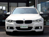 BMW在庫保有台数常時100台以上!ご来店の際はBMW本店(厚木市下荻野140-1)にご来店ください!弊社自慢の全天候型ショールーム!BMW在庫保有台数常時100台以上ございます!