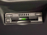 ETCカードを挿入することで高速道路を利用する際の支払いがキャッシュレスになったり、ETCスマートインターチェンジが利用できたり、とても便利なアイテムです!保証は修理保証のみとなります。