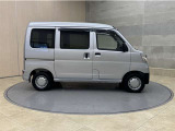 全車1年間の走行距離無制限のロングラン保証付きです。また、さらに安心をお求めの方には1年〜2年の保証延長ができる「ロングラン&alpha;保証」(有償)もお選びいただけます。