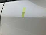 左フロントドアにキズあり