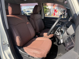 運転席シート廻りは使用感も少なく、良好な状態となっています。前オーナー様が丁寧に使っていたことがよくわかりますね。