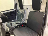フロントシートです。ゆったり運転ができます。長距離ドライブもラクラク♪♪