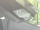 【トヨタセーフティセンス】走行中に前方の車両等を認識し、衝突しそうな時は警報とブレーキで衝突回避と被害軽減をアシスト。より安全にドライブをお楽しみいただけます。