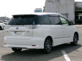明るく広々、落ち着いた店内では、中古車のご検討・ご購入のほか、携帯電話(au)の購入等、様々なご相談に幅広く応えていきます♪