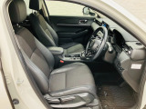 操作性に優れた運転席となります!小物入れや各ボタンの配置にこだわり、使いやすいです!座り心地もよく視認性も良好なのでロングドライブもお任せ下さい!
