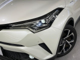 【シーケンシャルターンランプ付きLEDヘッドライト】人気の『流れるウィンカー』付きのLEDヘッドライトを装備♪高級感はもちろん、点灯時は存在感たっぷりで他車からも認識されやすく安心です。