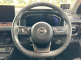 【純正革巻きステアリング】上質な革を使用することで、手にしっかり馴染みとても運転しやすいハンドルです♪