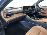 前方の見通しが良いすっきりした視界、誰でも扱いやすく運転できます。疲れにくく安心ドライブを更に快適なものにします!