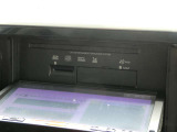 ナビゲーションのAV機能は、CDやDVDビデオ、Bluetoothオーディオなどを搭載しておりますので、車内がまるでコンサートホールのようにお楽しみ頂けます。