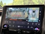 【パノラミックビューモニター】専用のカメラにより、上から見下ろしたような視点で360度クルマの周囲を確認することができます☆死角部分も確認しやすく、狭い場所での切り返しや駐車もスムーズに行えます。