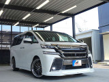ステアリングヒータ!ハーフレザー!パワーシート!エグゼクティブシート!ルーフイルミネーション!クルーズコントロール!シートメモリー!リアロールカーテン!ラゲージホールドバー!フロアマット!後席エアコン