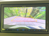 【バックカメラ】駐車時に後方がリアルタイム映像で確認できます。大型商業施設や立体駐車場での駐車時や、夜間のバック時に大活躍!運転スキルに関わらず、今や必須となった装備のひとつです!