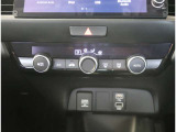 【オートエアコン】1年中快適な室内を提供!車内温度を設定すると、風量を自動で調整してくれます。
