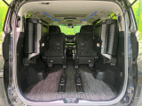 【パワーバックドア】スマートキーや運転席のボタンを押すだけでリアゲートが自動で開閉します!荷物を持っている時や、高い位置にあるバックドアを閉める際に便利な機能です♪