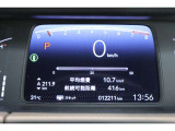 メータは先進的なデジタルメーターを採用!ゆっくりと数字が動くのでとても見やすく表示されます!平均燃費なども表示、エコな運転の手助けをしてくれます!