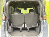 普段のお買い物や通勤、送迎等に十分な荷室スペースを確保しております。セカンドシートを倒すと、大きな荷物の積載も可能です♪