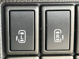 【両側パワースライドドア】スマートキーや運転席のスイッチで後席両側スライドドアの開閉が可能♪電動だから力を入れてドアを開ける必要が無く、小さなお子様でも簡単に開け閉めでき快適です♪