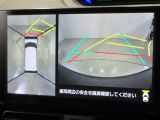パノラミックビューモニター付きです。車両を上から見たような映像をディスプレイオーディオ画面に表示。運転席からの目視だけでは見にくい、車両周辺の状況をリアルタイムでしっかり確認できます。