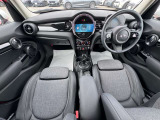 ☆タッチパネルナビ☆リヤビューカメラ☆Bluetooth