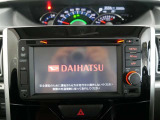 純正ナビを装備。タッチパネル式で使いやすく、お出かけもラクラクです。