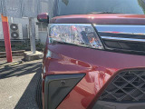 ハロゲンヘッドライトです。当社で販売しているLEDバルブに交換可能です。踏み間違い防止のセンサーも付いてます。