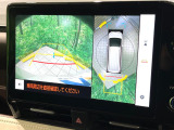 【パノラミックビューモニター】専用のカメラにより、上から見下ろしたような視点で360度クルマの周囲を確認することができます☆死角部分も確認しやすく、狭い場所での切り返しや駐車もスムーズに行えます。