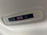 【リアオートエアコン】広い後部座席には必須の機能!風量や温度を自動で調整し前席と同様な車内環境にしてくれるリアオートエアコンを装備。夏の暑さも冬の寒さもストレスなく快適にお過ごしいただけます♪
