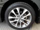純正18インチアルミ!タイヤサイズは225/50R18です