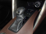 電動パーキングブレーキ・ブレーキホールドを装備してます。ホールド機能は信号待ちが多い一般道で疲労軽減になり、大好評です!
