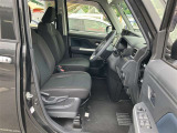 運転席・助手席です