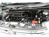 エンジンルームの樹脂部分は丁寧に磨いてツヤをだしています。当社の中古車のエンジンルームクリーニングはとても自信があります★