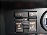 両側電動スライドドアのスイッチ付です。車内からもスイッチひとつで楽にドアの開閉が可能です。電動なので開閉時に力を使う必要がなく、半ドアになることもありません!