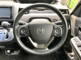 【純正革巻きステアリング】上質な革を使用することで、手にしっかり馴染みとても運転しやすいハンドルです♪